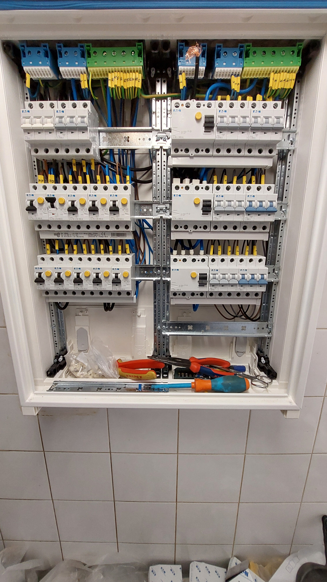Detail kompletního domovního rozvaděče
